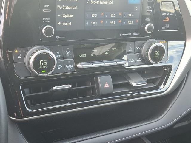 used 2022 Toyota Highlander car, priced at $36,888