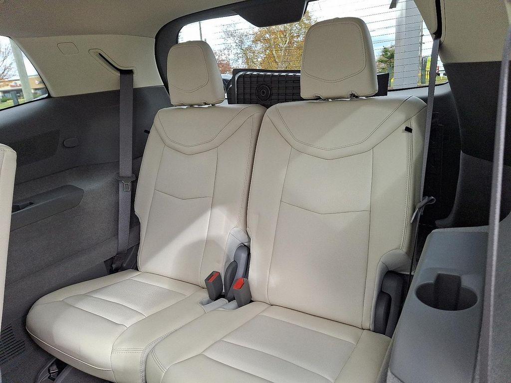 used 2022 Cadillac XT6 car, priced at $35,888