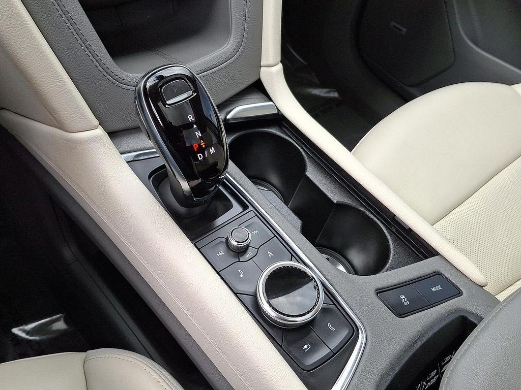 used 2022 Cadillac XT6 car, priced at $35,888