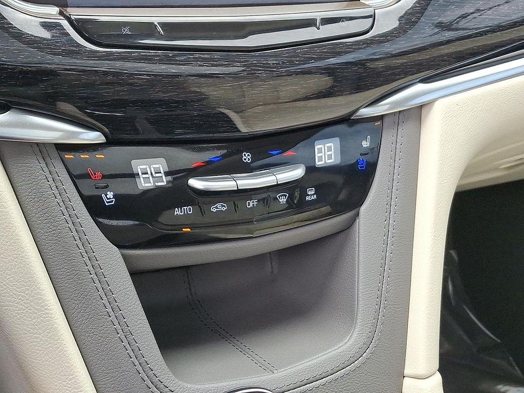 used 2022 Cadillac XT6 car, priced at $35,888