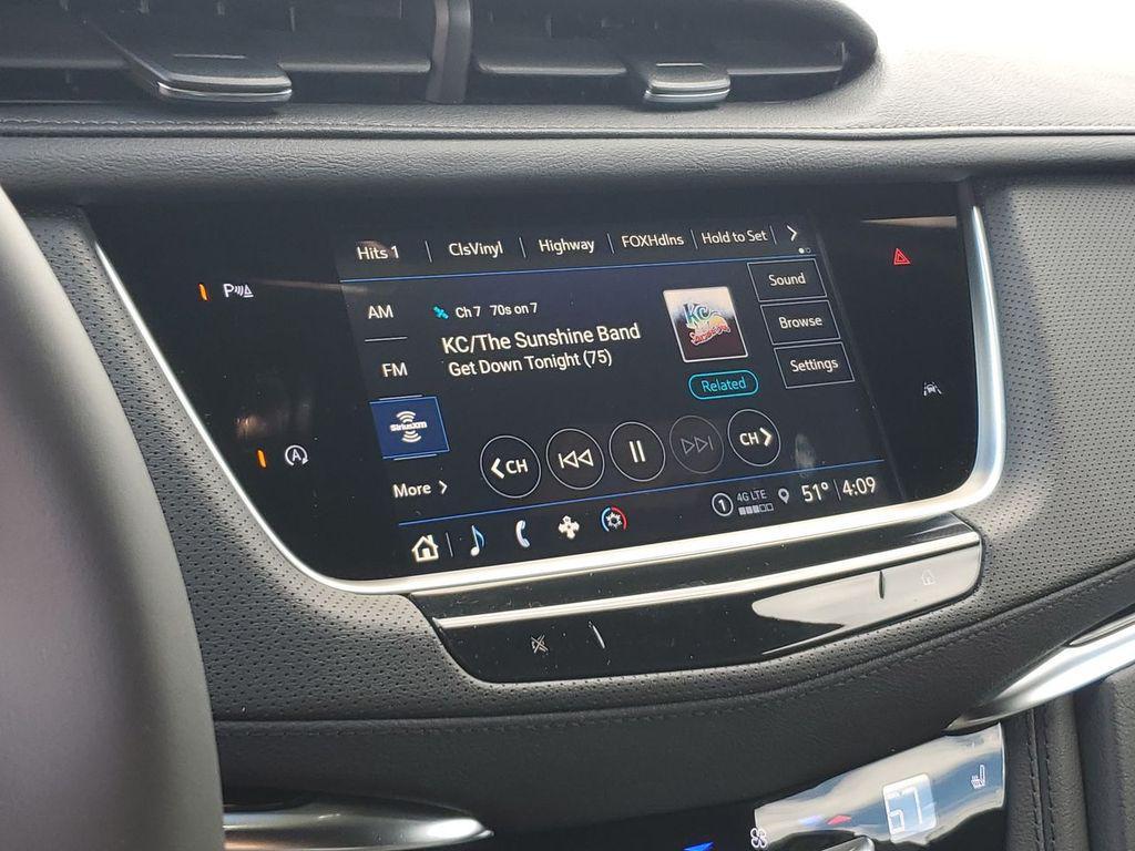 new 2025 Cadillac XT6 car, priced at $52,215
