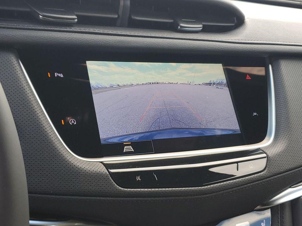 new 2025 Cadillac XT6 car, priced at $52,215