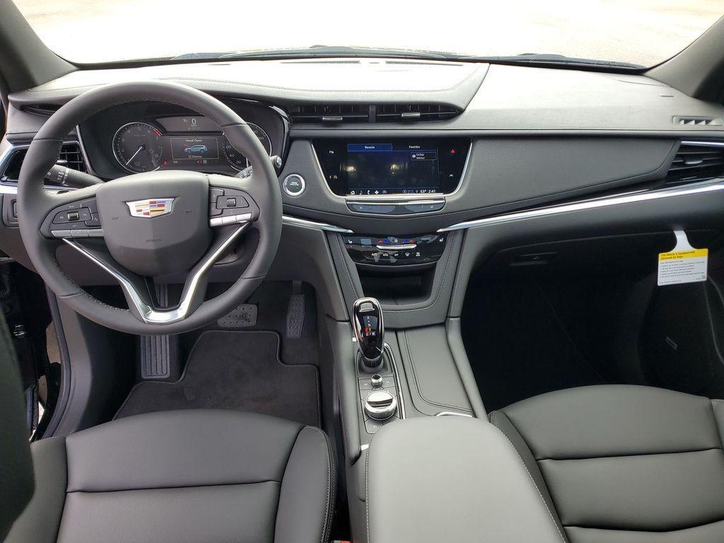 new 2025 Cadillac XT6 car, priced at $52,215