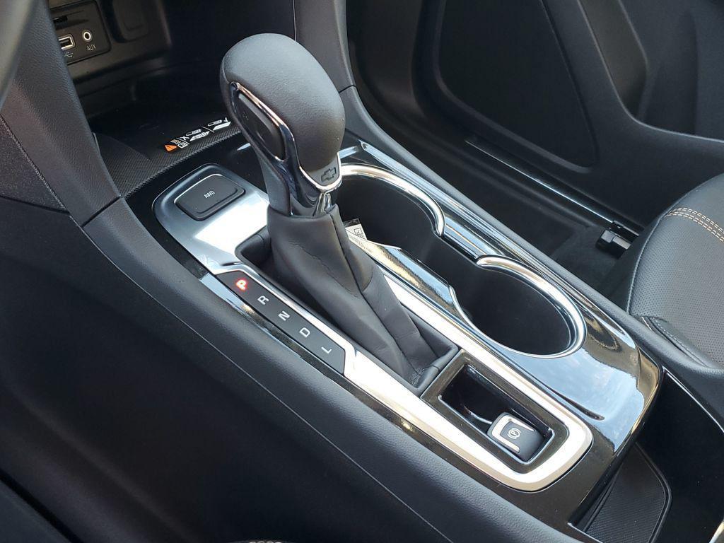 used 2024 Chevrolet Equinox car, priced at $28,988