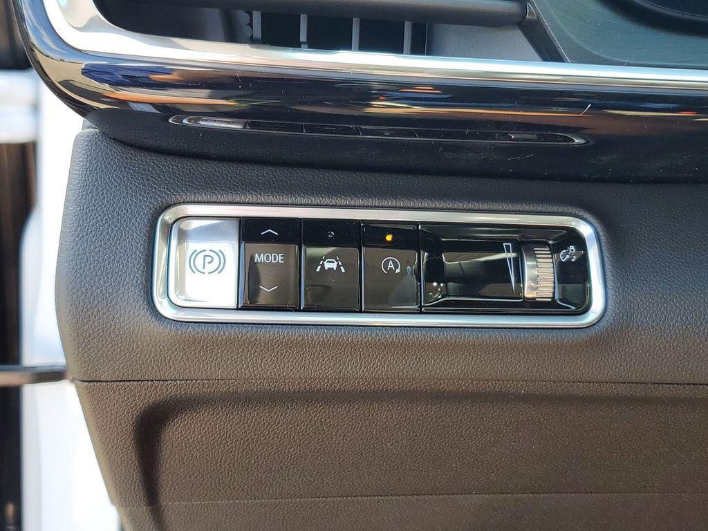 new 2025 Buick Envision car, priced at $39,152