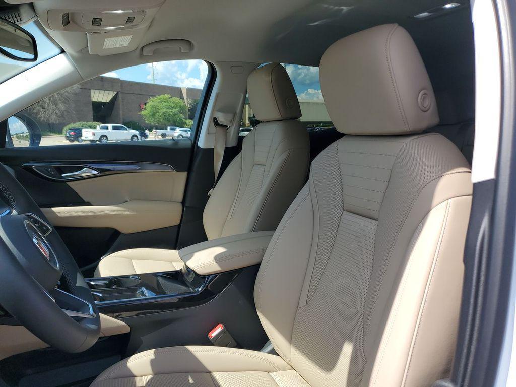 new 2025 Buick Envision car, priced at $39,152
