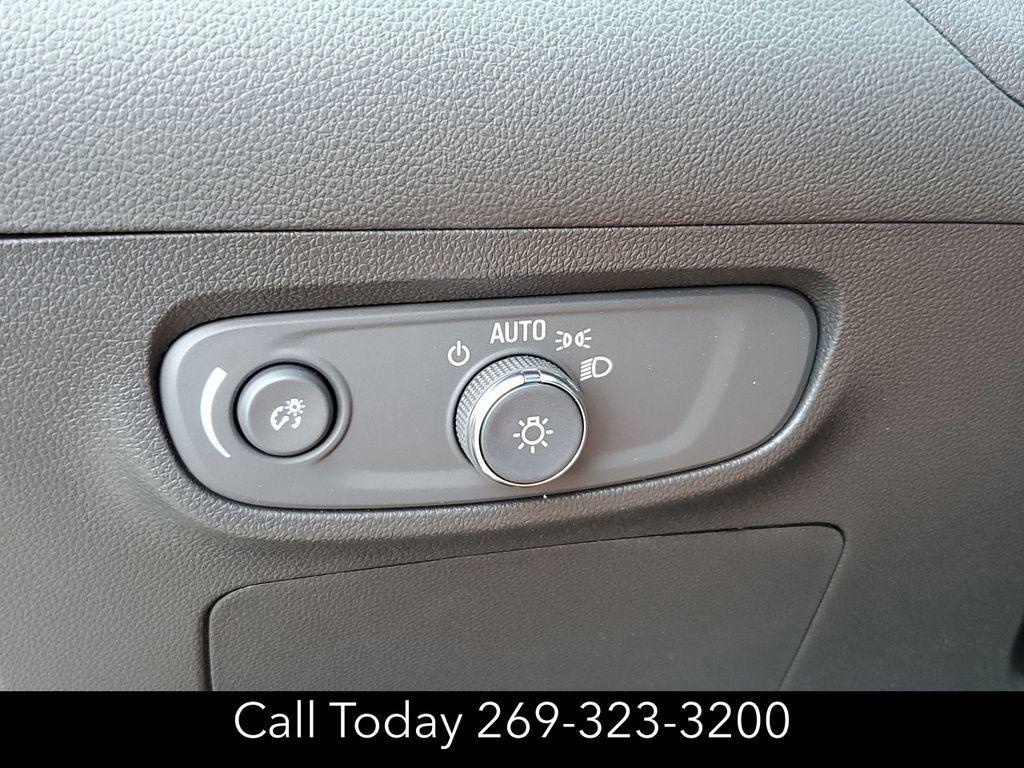 new 2025 Buick Encore GX car, priced at $32,095