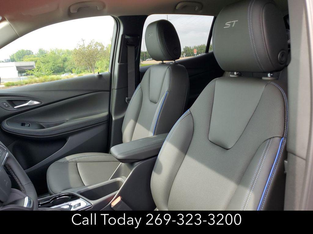 new 2025 Buick Encore GX car, priced at $32,095