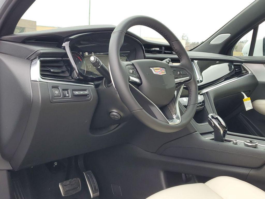 new 2025 Cadillac XT6 car, priced at $65,465