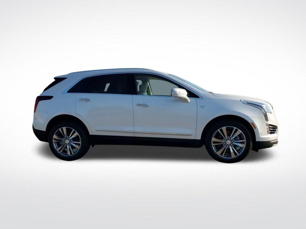 new 2025 Cadillac XT5 car, priced at $61,090
