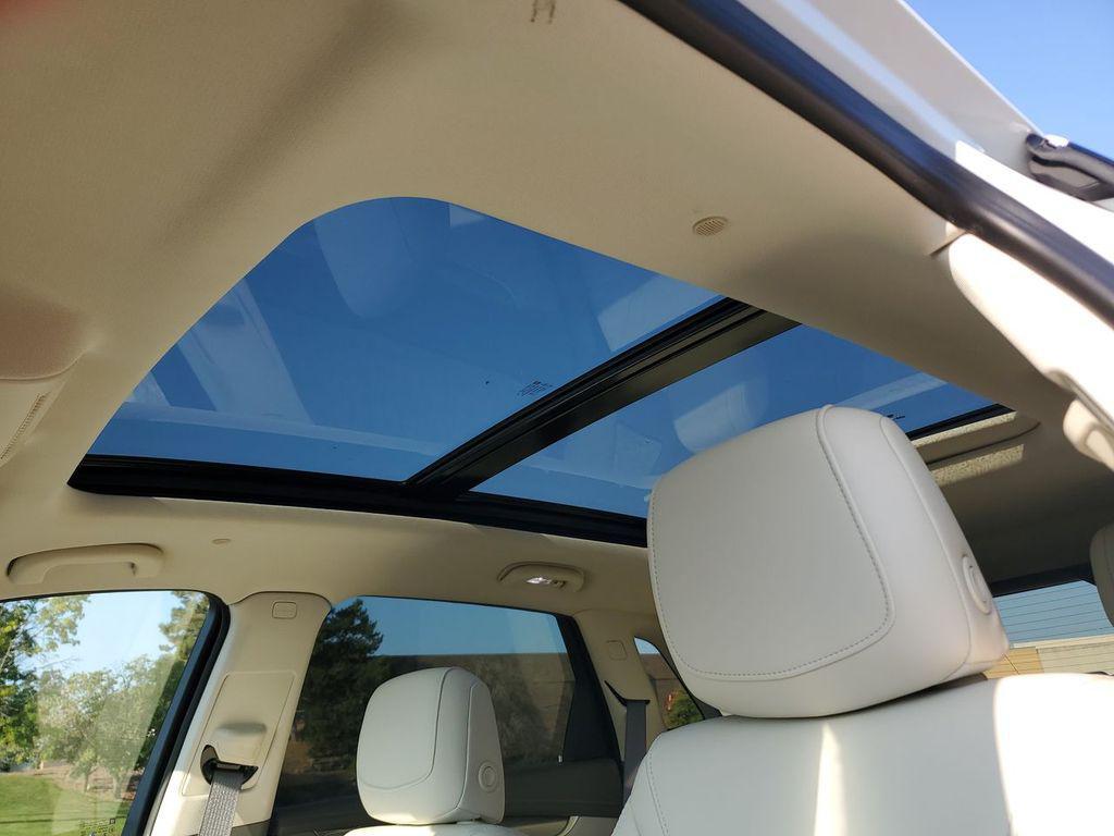 new 2025 Cadillac XT5 car, priced at $61,090