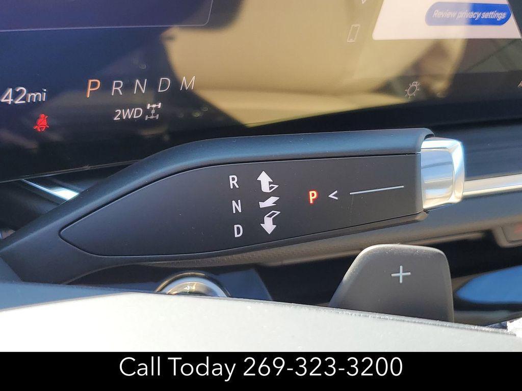 new 2025 Buick Envision car, priced at $40,458