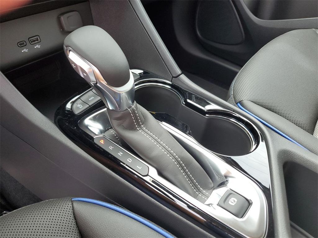 new 2025 Buick Encore GX car, priced at $31,098