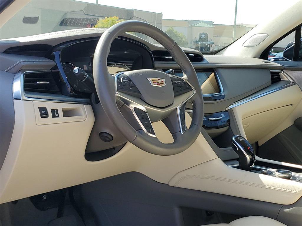 used 2022 Cadillac XT5 car, priced at $33,988