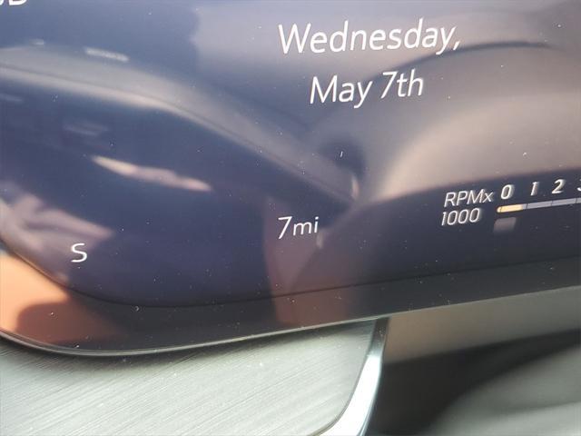 new 2025 Buick Envision car, priced at $38,060