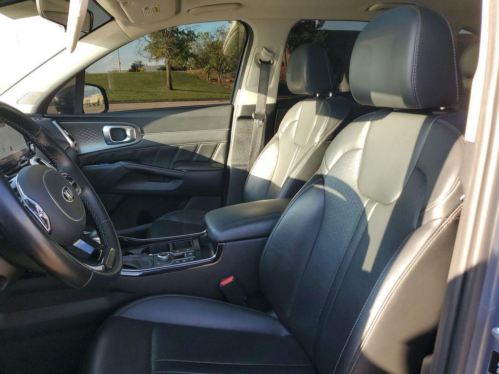 used 2021 Kia Sorento car, priced at $24,388