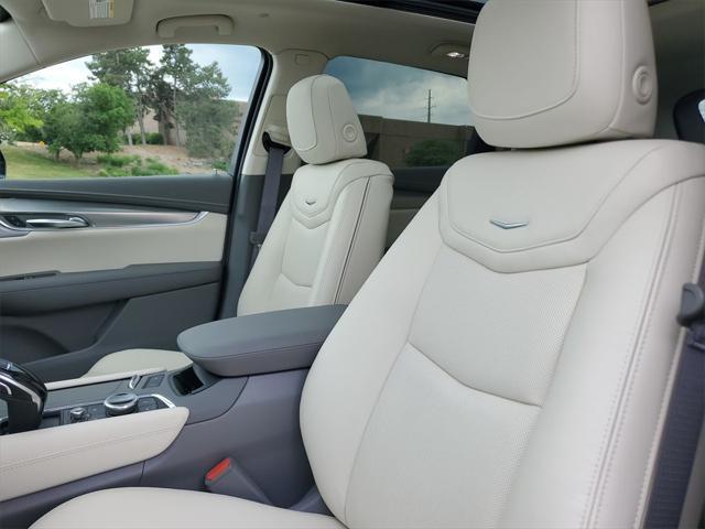 new 2025 Cadillac XT5 car