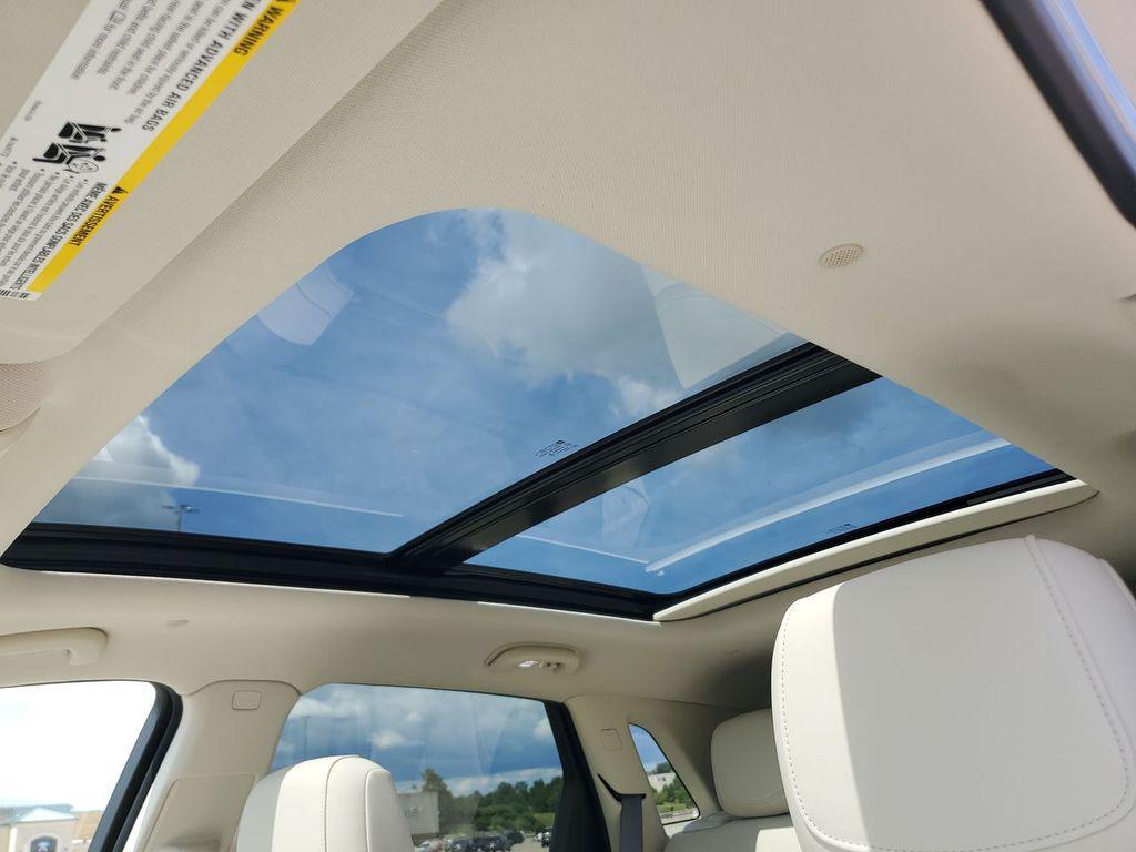 new 2025 Cadillac XT5 car, priced at $54,290