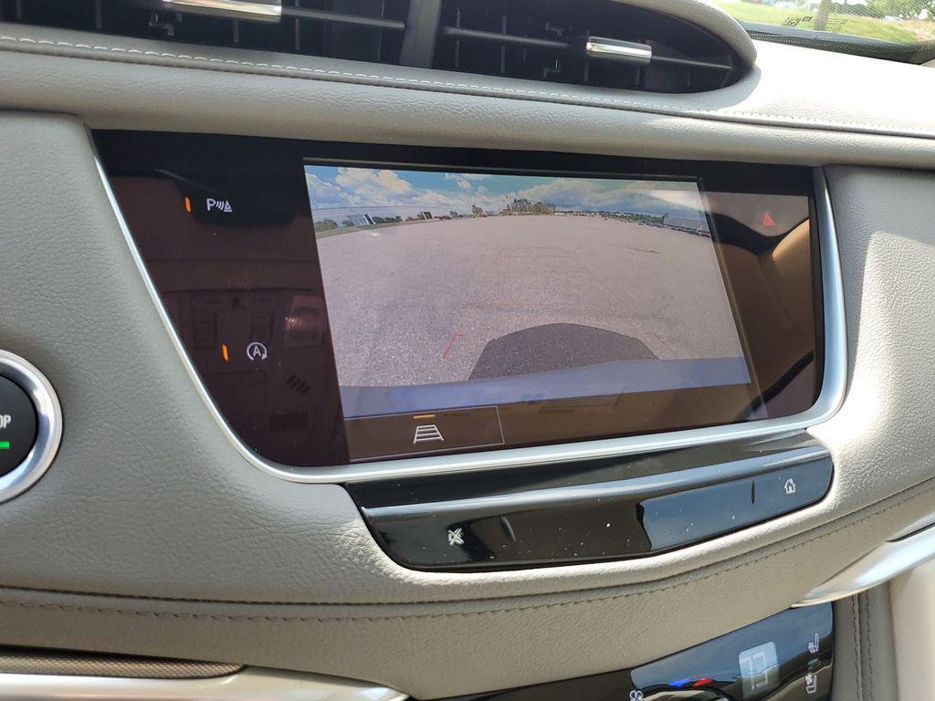 new 2025 Cadillac XT5 car, priced at $54,290