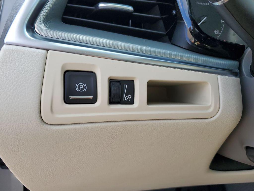 new 2025 Cadillac XT5 car, priced at $54,290