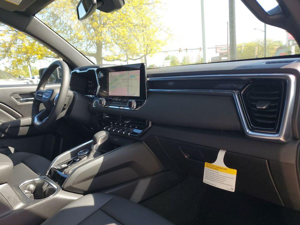 new 2025 GMC Canyon car, priced at $43,132