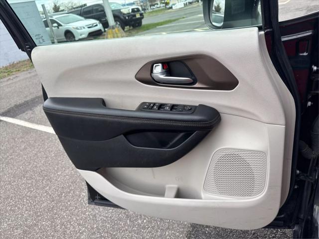 used 2017 Chrysler Pacifica car, priced at $11,998