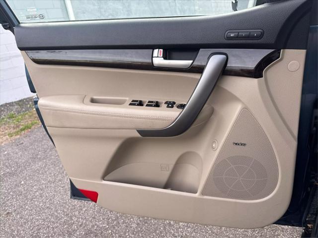 used 2014 Kia Sorento car, priced at $9,998