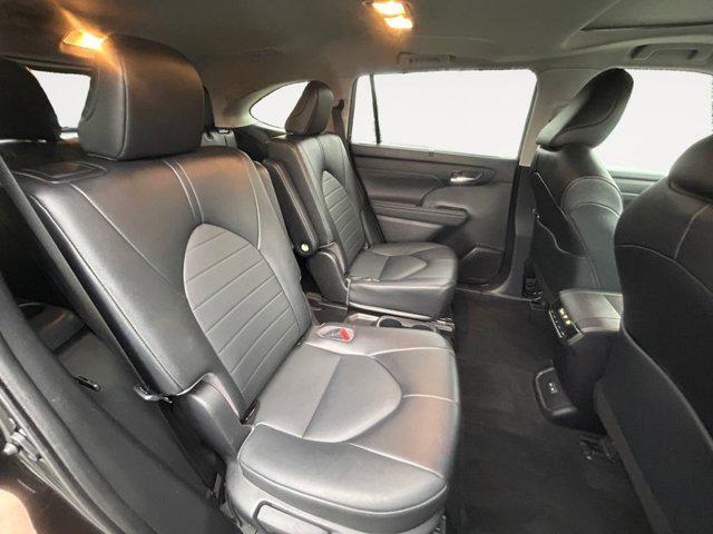 used 2022 Toyota Highlander car