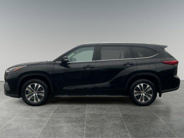 used 2022 Toyota Highlander car