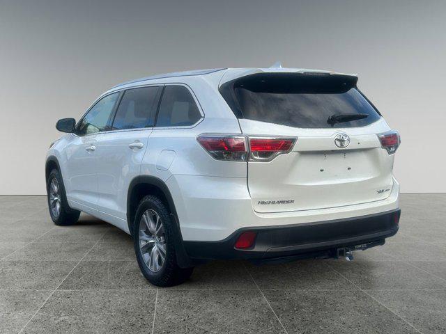 used 2015 Toyota Highlander car, priced at $21,999