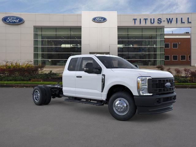 new 2025 Ford F-350 car, priced at $61,690