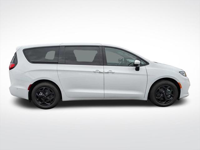 new 2023 Chrysler Pacifica Hybrid car, priced at $51,100