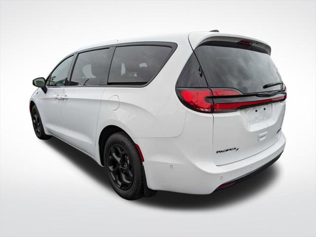 new 2023 Chrysler Pacifica Hybrid car, priced at $51,100