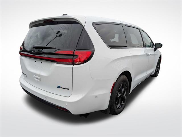 new 2023 Chrysler Pacifica Hybrid car, priced at $51,100