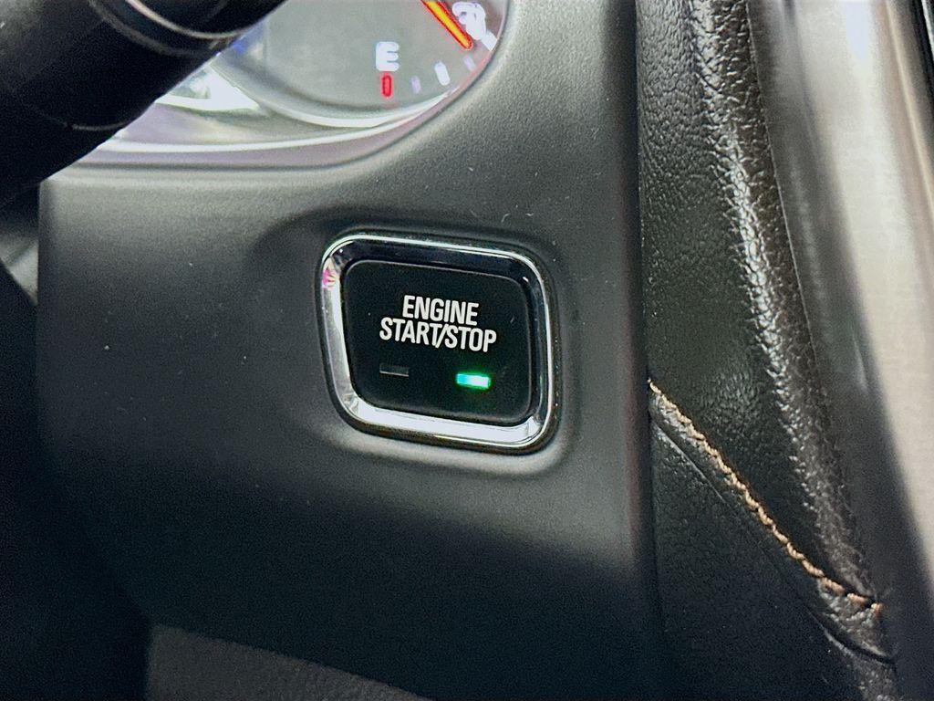 used 2022 GMC Acadia car, priced at $29,215