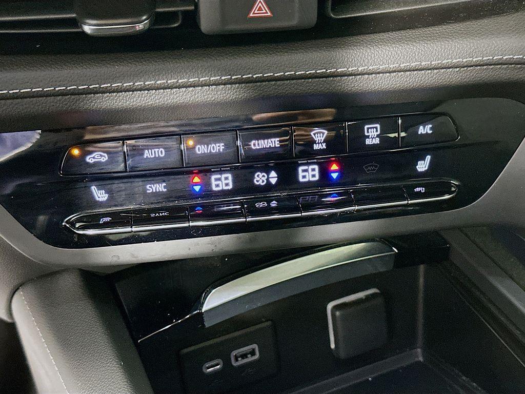 used 2023 Buick Envision car, priced at $27,287