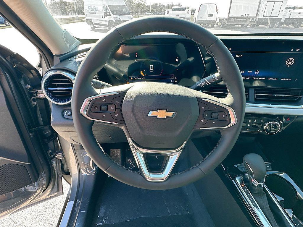 new 2025 Chevrolet Trax car, priced at $25,725