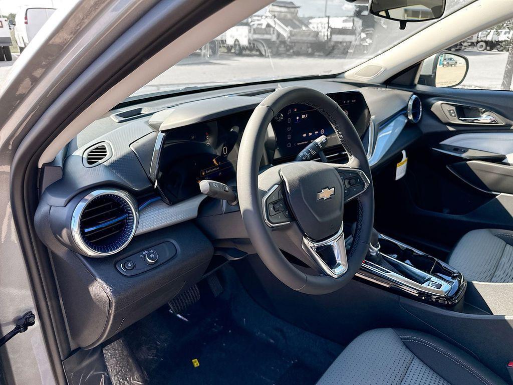 new 2025 Chevrolet Trax car, priced at $25,725