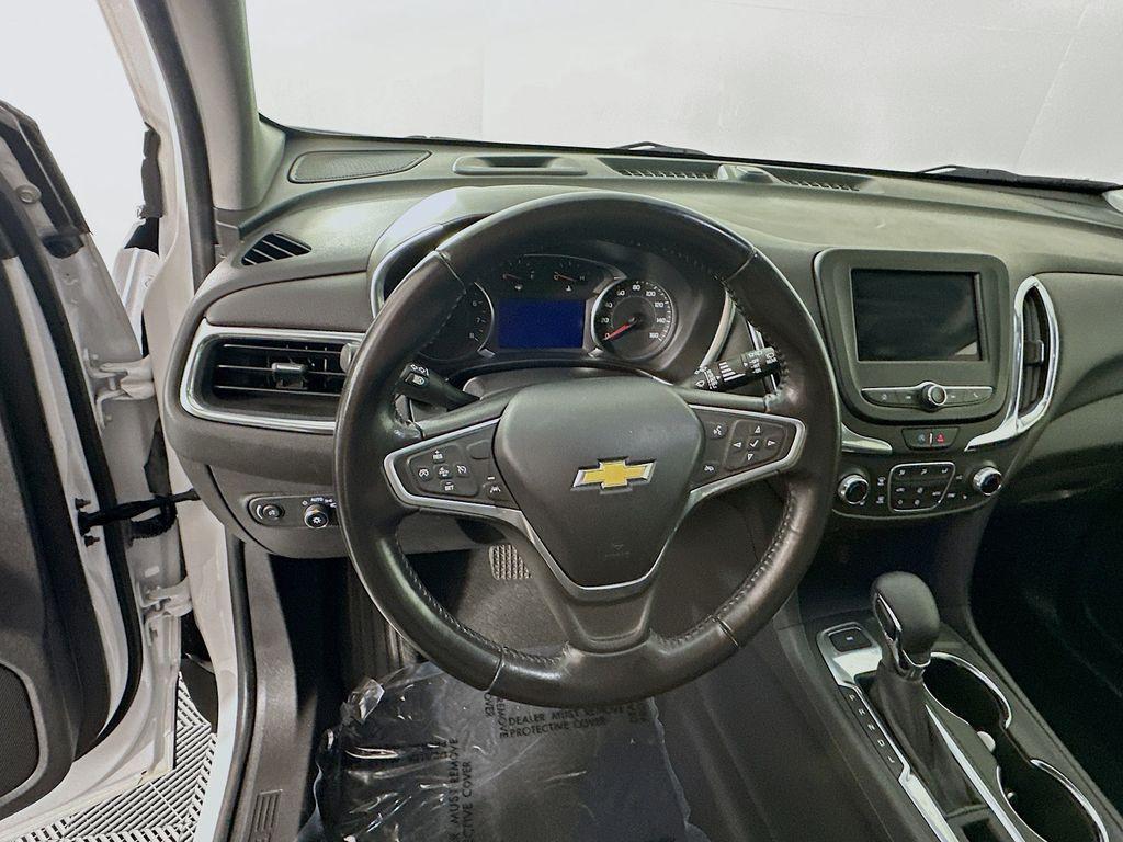 used 2022 Chevrolet Equinox car, priced at $21,600
