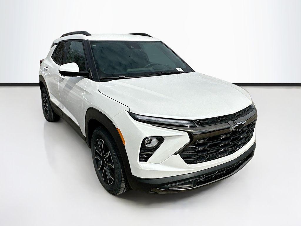 new 2025 Chevrolet TrailBlazer car, priced at $31,425
