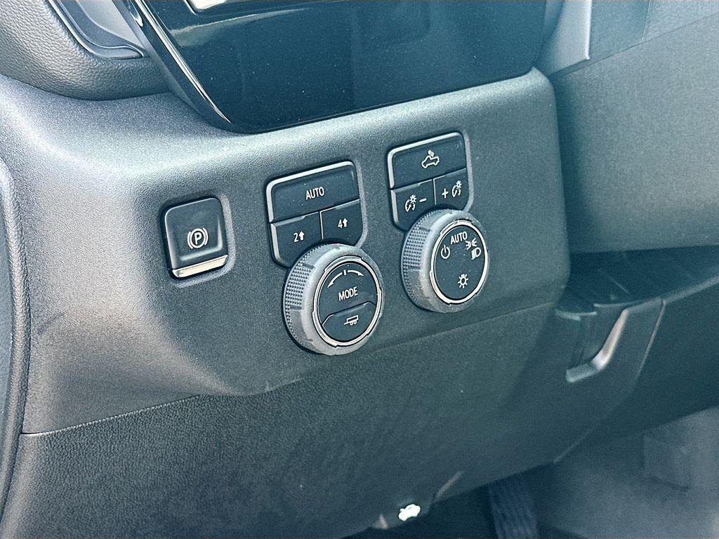 new 2025 Chevrolet Silverado 1500 car, priced at $52,595