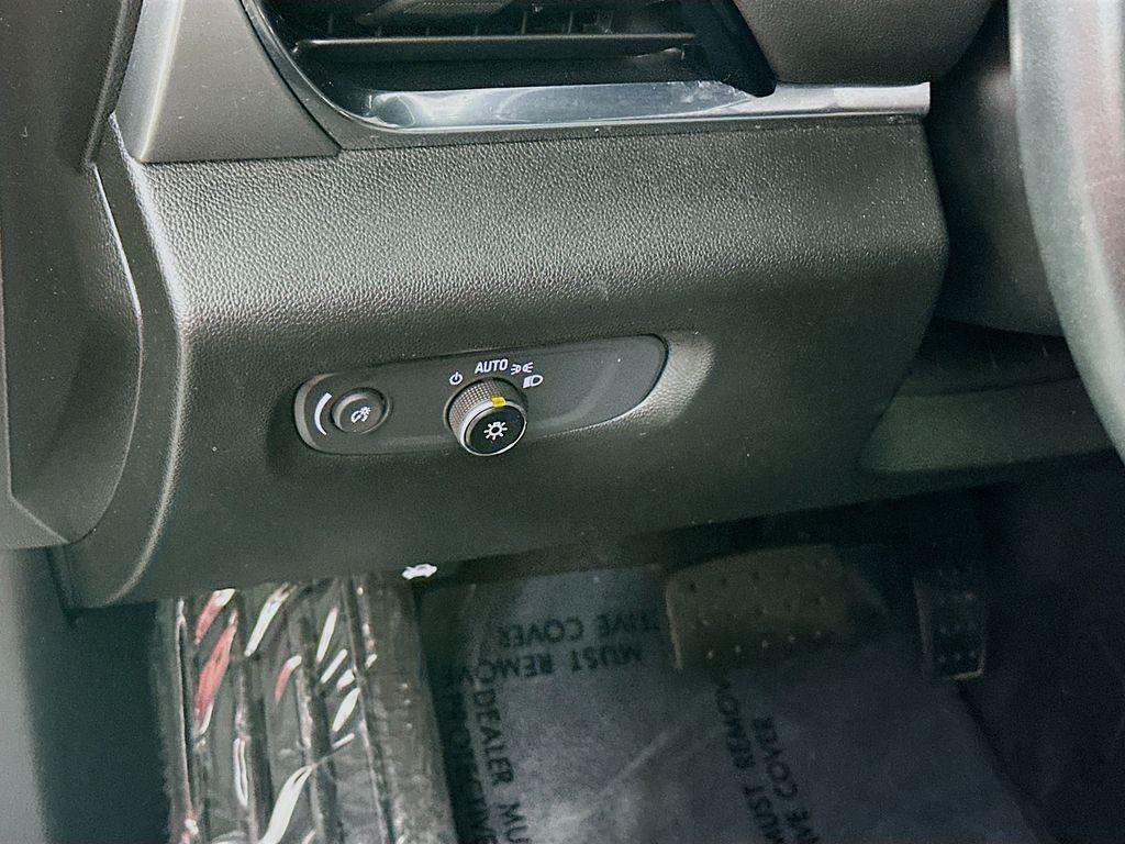 used 2023 Chevrolet Traverse car, priced at $28,700