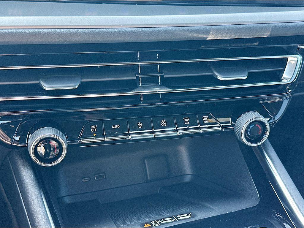 new 2025 Chevrolet Traverse car, priced at $46,560