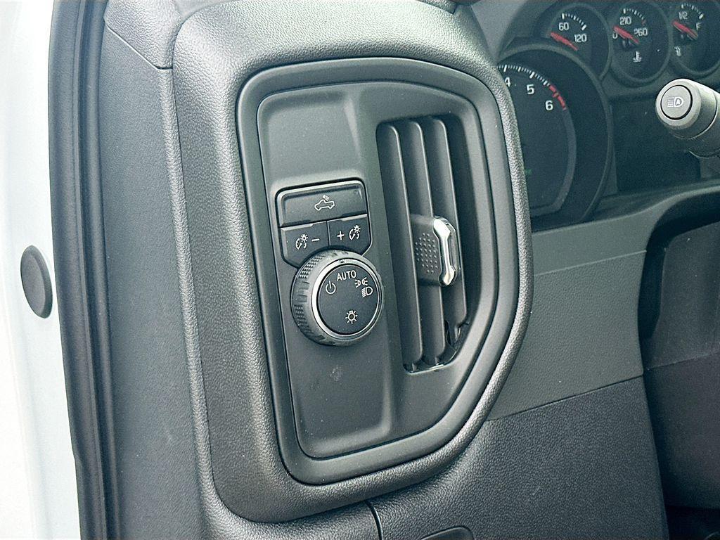 new 2025 Chevrolet Silverado 1500 car, priced at $39,205