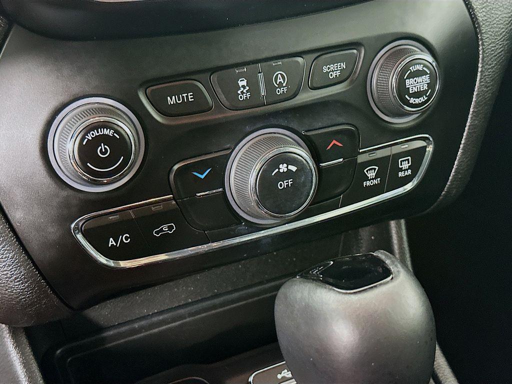 used 2021 Jeep Cherokee car, priced at $16,419