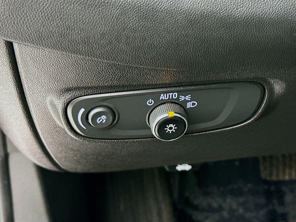 used 2023 Chevrolet Equinox car, priced at $22,100