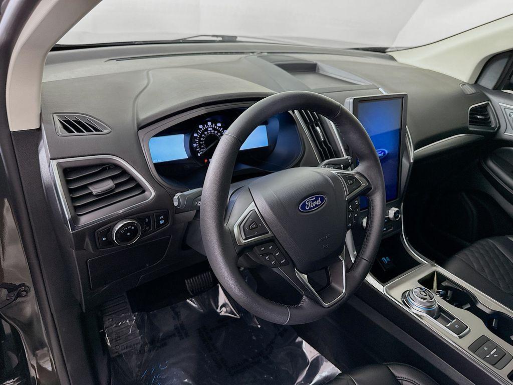 used 2024 Ford Edge car, priced at $32,897