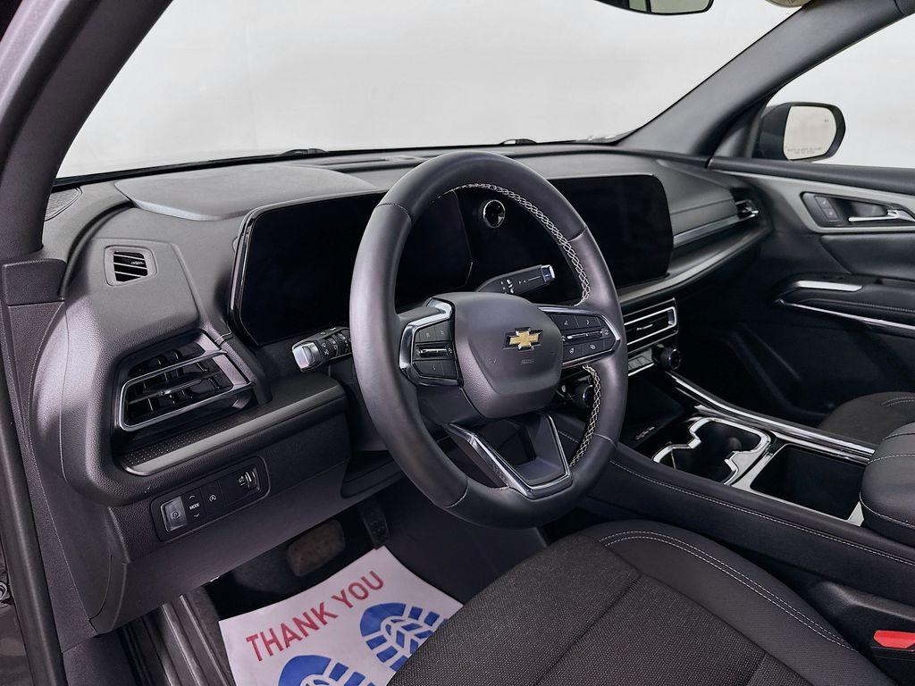 used 2025 Chevrolet Traverse car, priced at $42,990