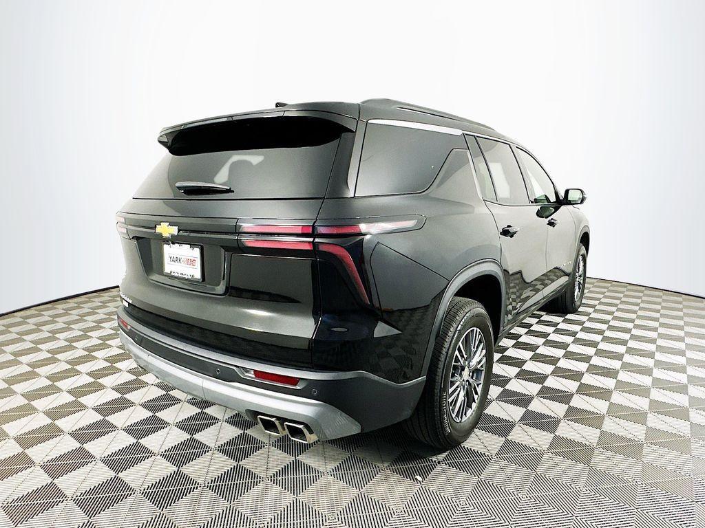 used 2025 Chevrolet Traverse car, priced at $42,990