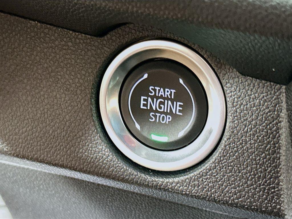 used 2025 Chevrolet Traverse car, priced at $42,990